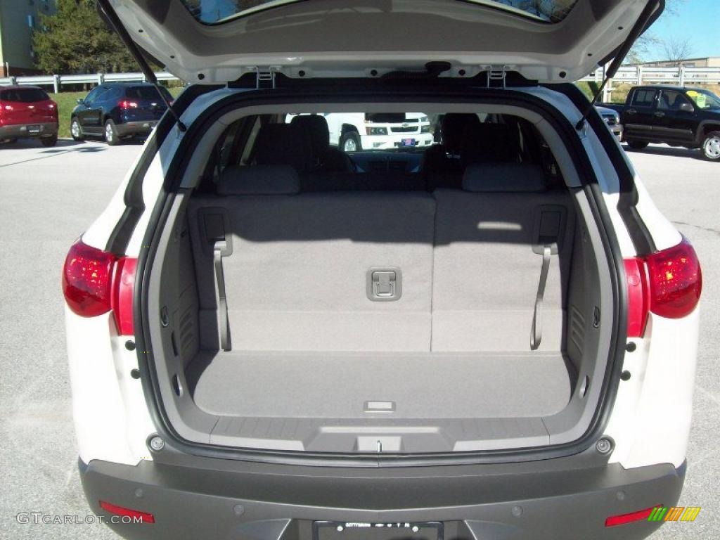 2011 Chevrolet Traverse LT AWD Trunk Photo #39646988