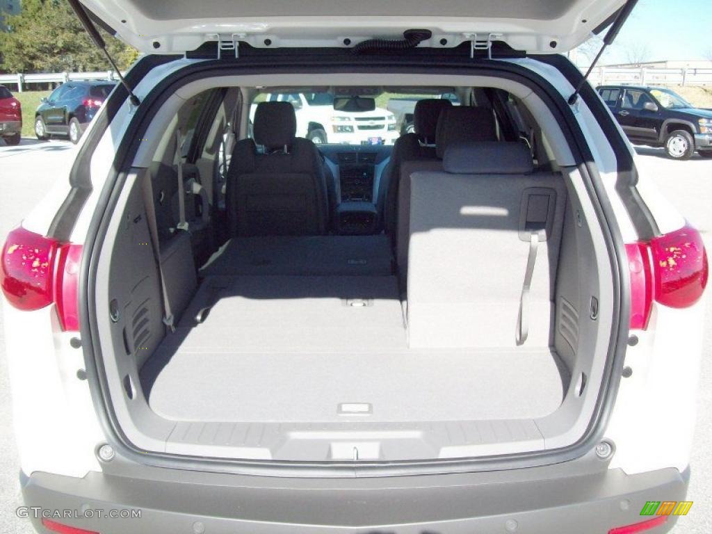 2011 Chevrolet Traverse LT AWD Trunk Photo #39647005