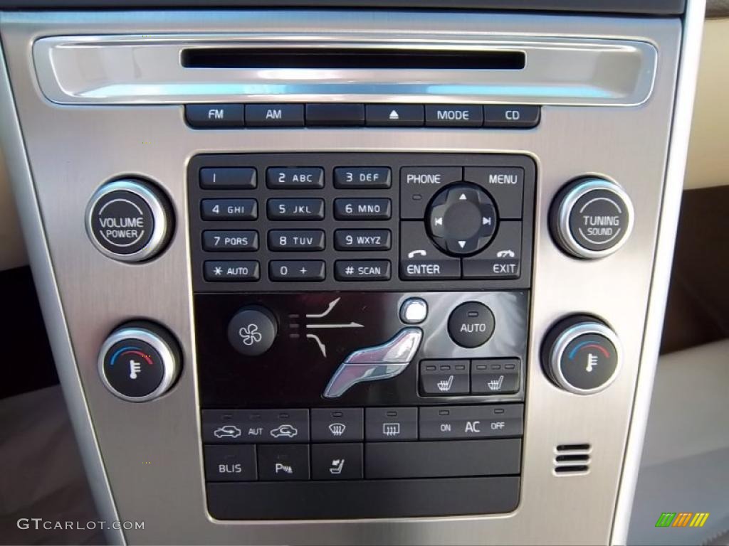 2011 Volvo XC60 T6 AWD Controls Photo #39647488