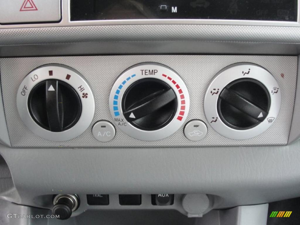 2010 Toyota Tacoma V6 SR5 Double Cab 4x4 Controls Photo #39649120