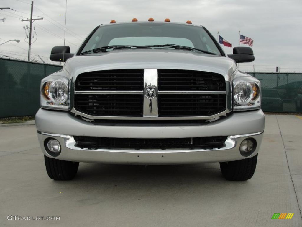 2007 Ram 3500 SLT Regular Cab 4x4 Dually - Bright Silver Metallic / Medium Slate Gray photo #9