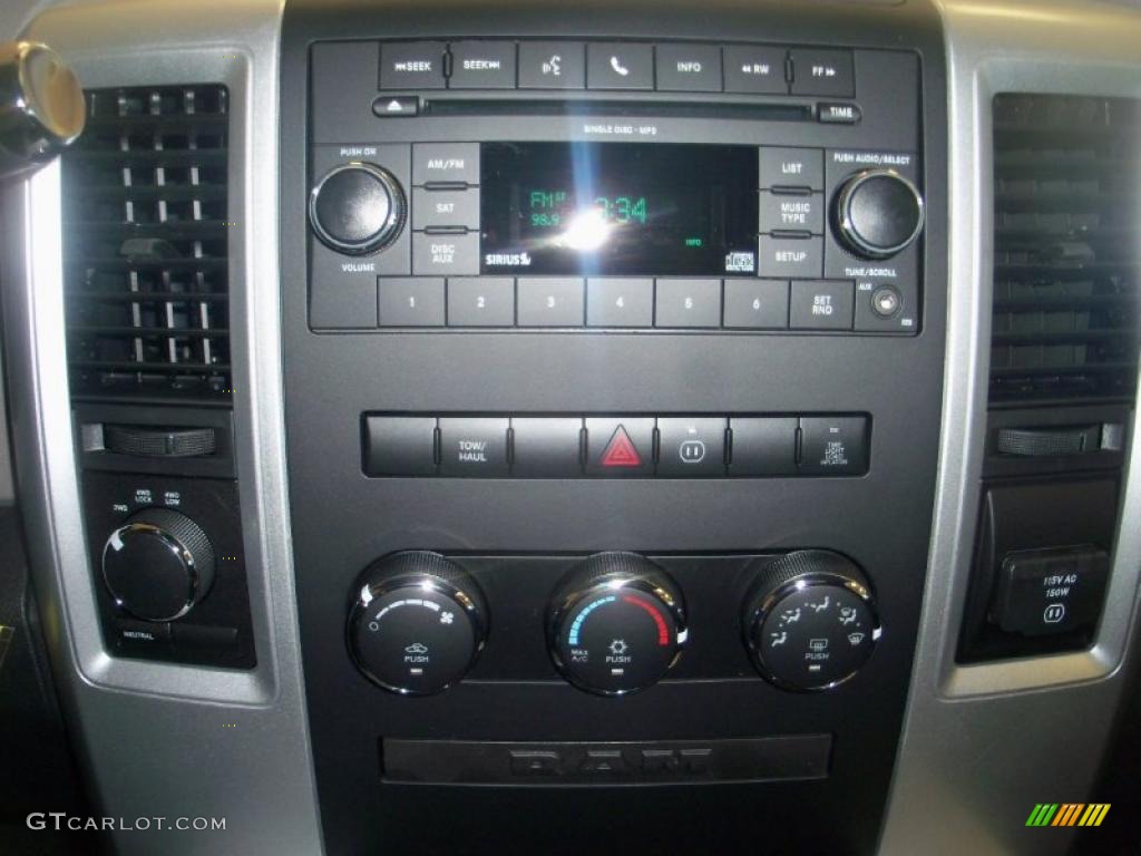 2011 Ram 2500 HD SLT Regular Cab 4x4 - Bright Silver Metallic / Dark Slate/Medium Graystone photo #4