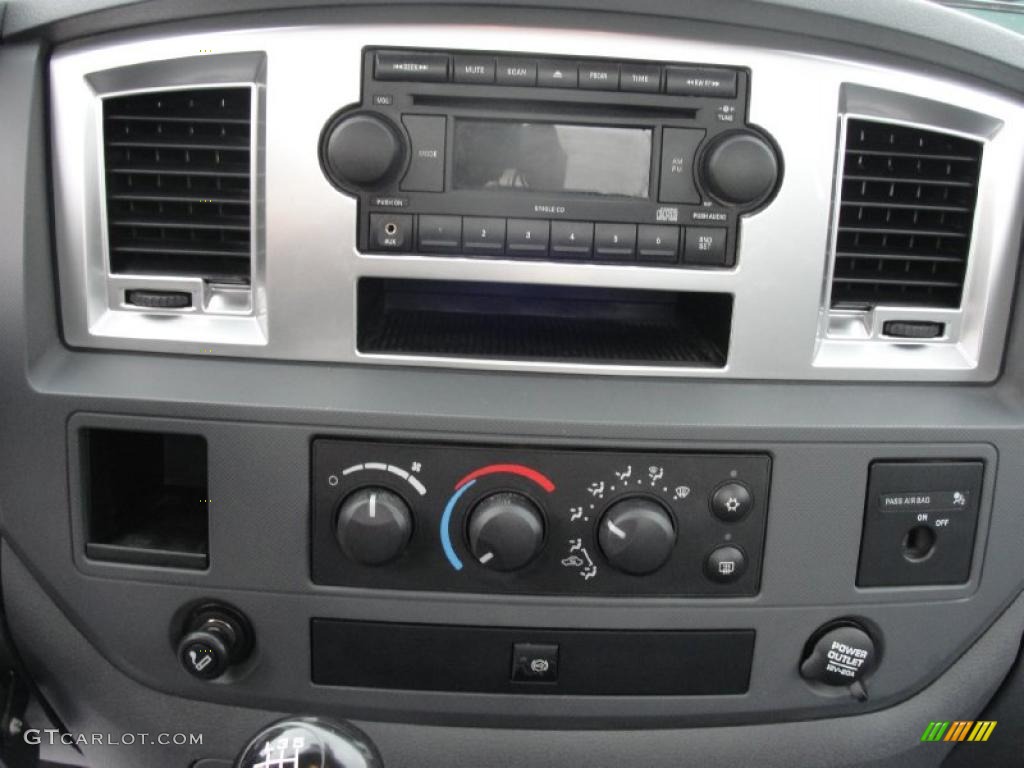 2007 Dodge Ram 3500 SLT Regular Cab 4x4 Dually Controls Photo #39650880
