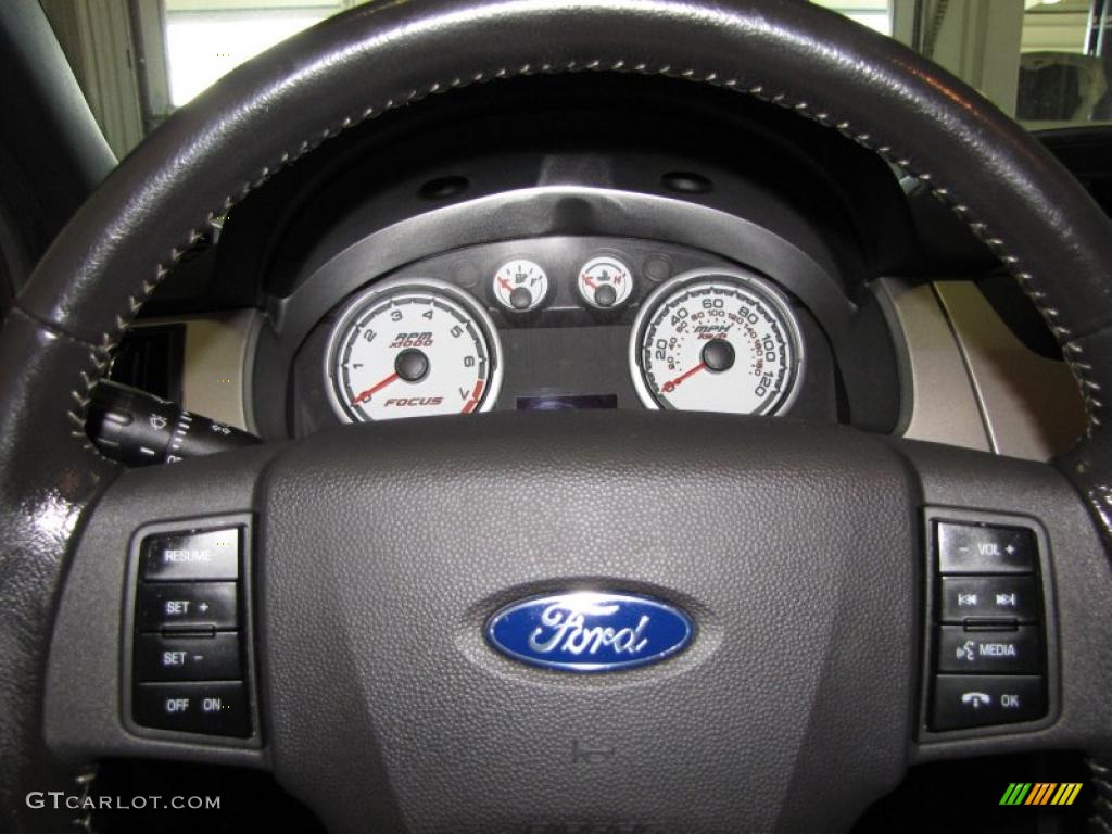 2009 Focus SES Sedan - Sangria Red Metallic / Charcoal Black photo #20