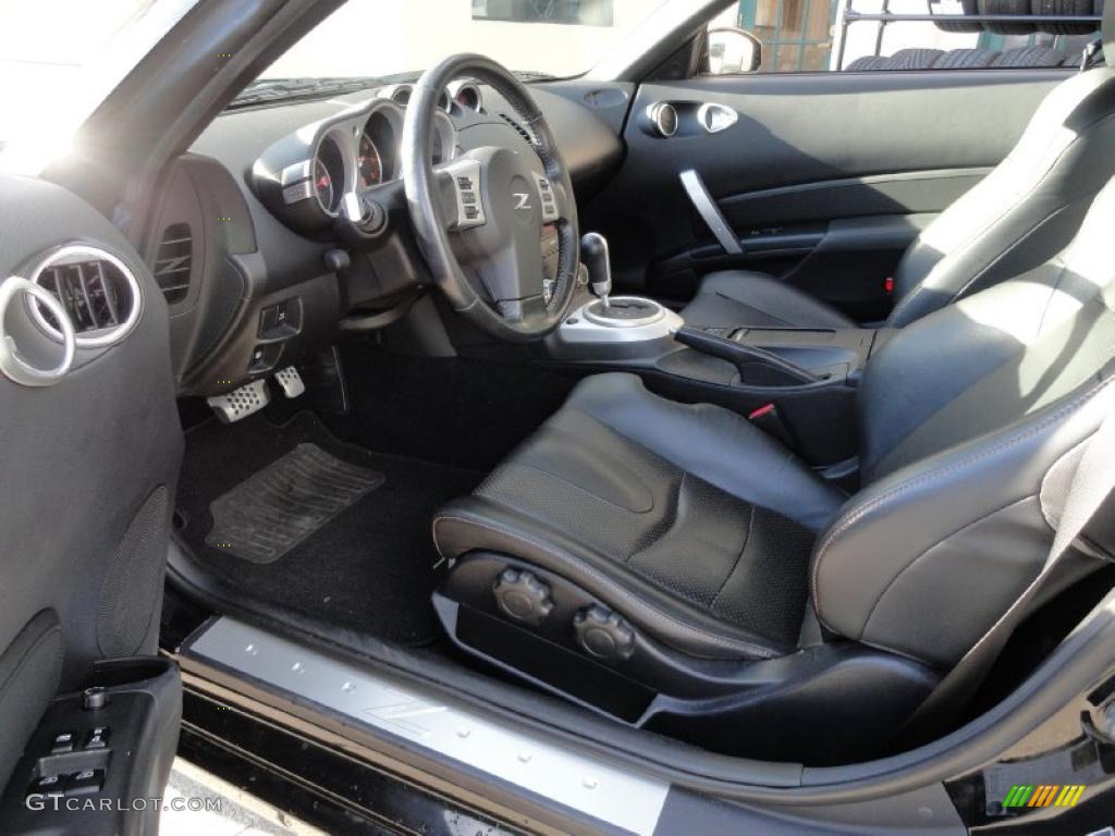 Charcoal Leather Interior 2006 Nissan 350Z Touring Coupe Photo #39654724