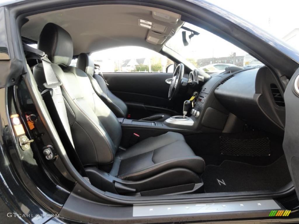 Charcoal Leather Interior 2006 Nissan 350Z Touring Coupe Photo #39654784
