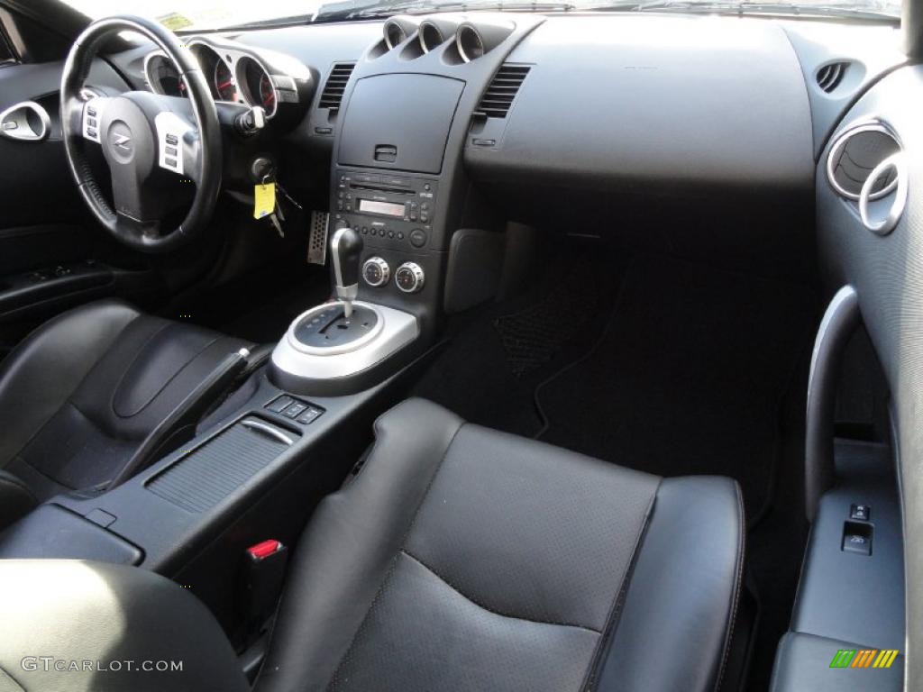 2006 Nissan 350Z Touring Coupe Charcoal Leather Dashboard Photo #39654804