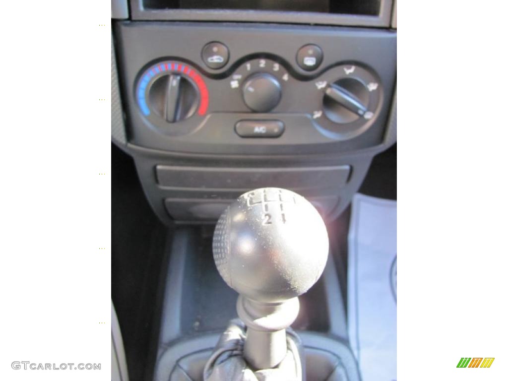 2006 Chevrolet Aveo LS Hatchback 5 Speed Manual Transmission Photo #39655152