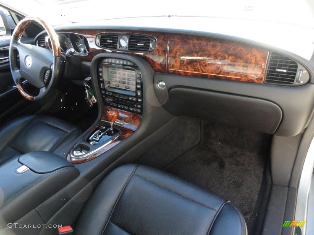 2008 Jaguar XJ Super V8 Charcoal Dashboard Photo #39655268