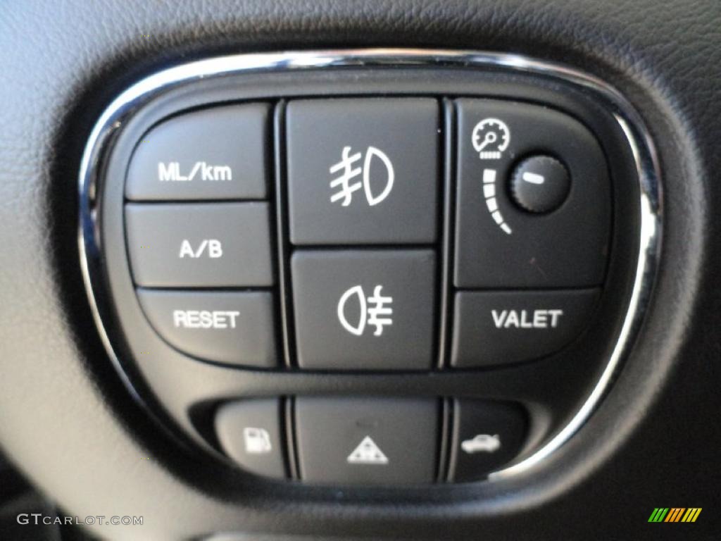 2008 Jaguar XJ Super V8 Controls Photo #39655360