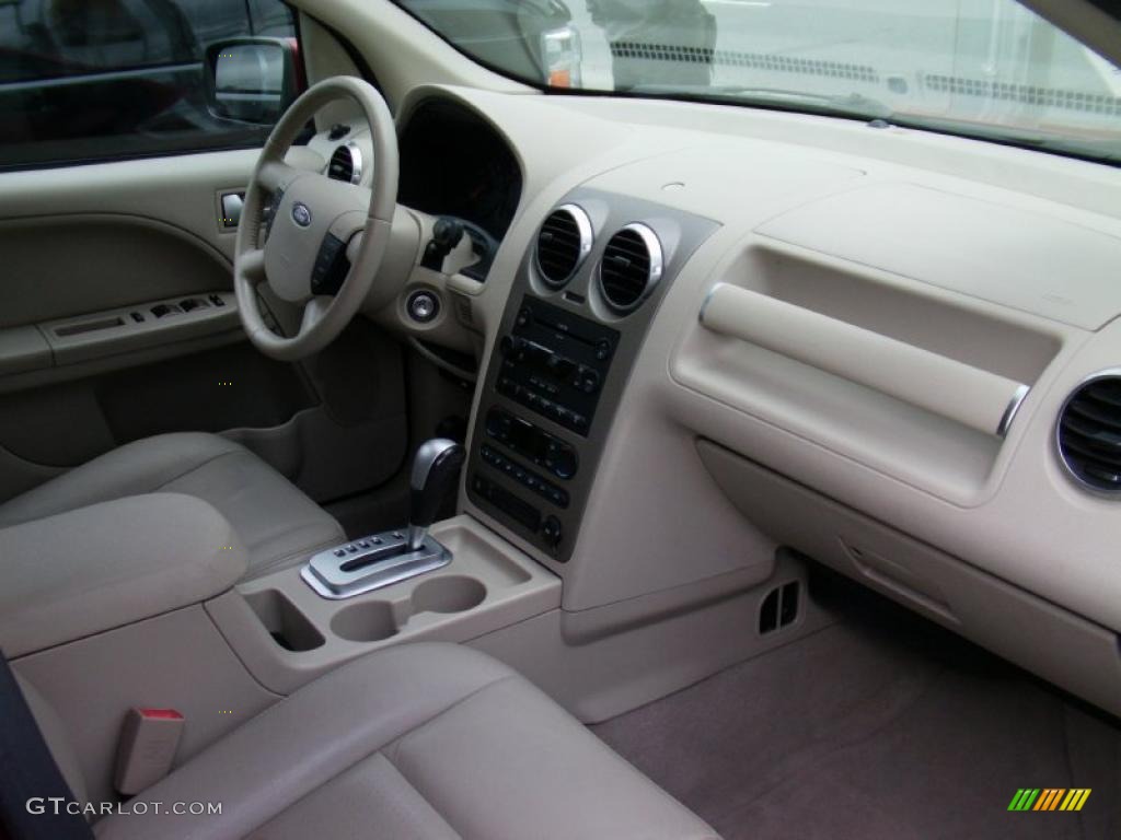 Pebble Interior 2005 Ford Freestyle SEL AWD Photo #39656740