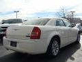 Cool Vanilla - 300 C HEMI Photo No. 5