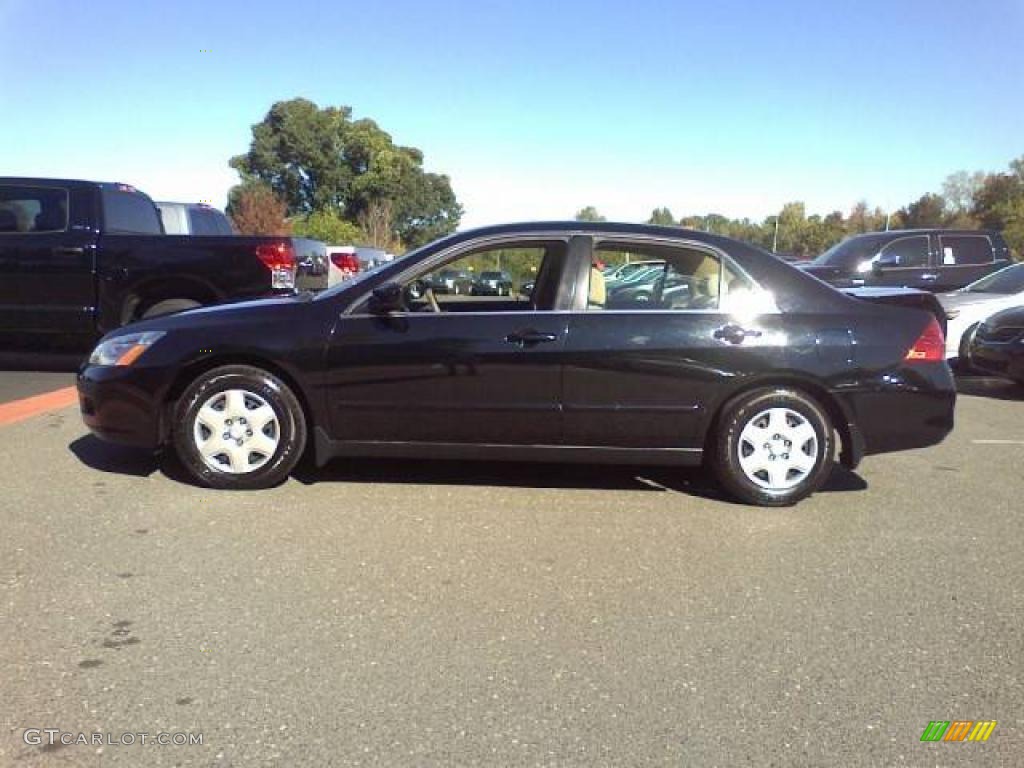 2007 Accord LX Sedan - Nighthawk Black Pearl / Ivory photo #17