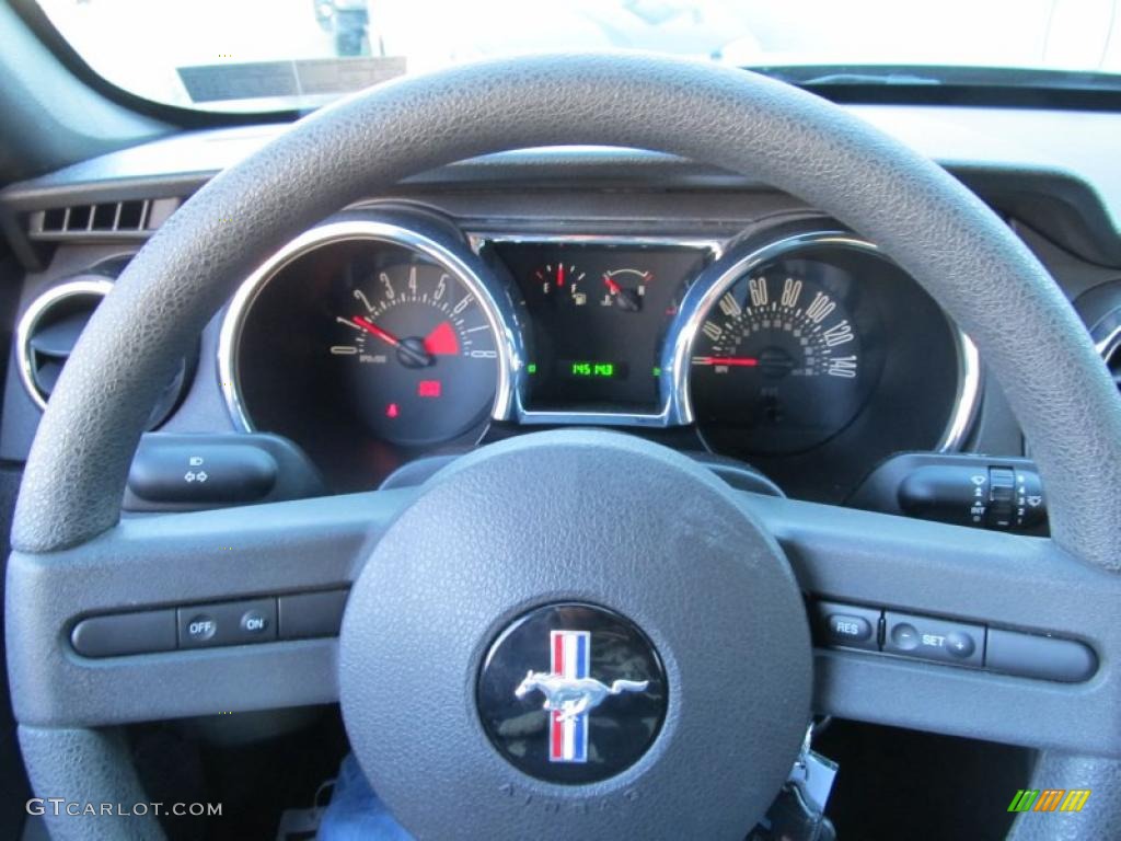 2008 Ford Mustang GT Premium Coupe Controls Photo #39667903