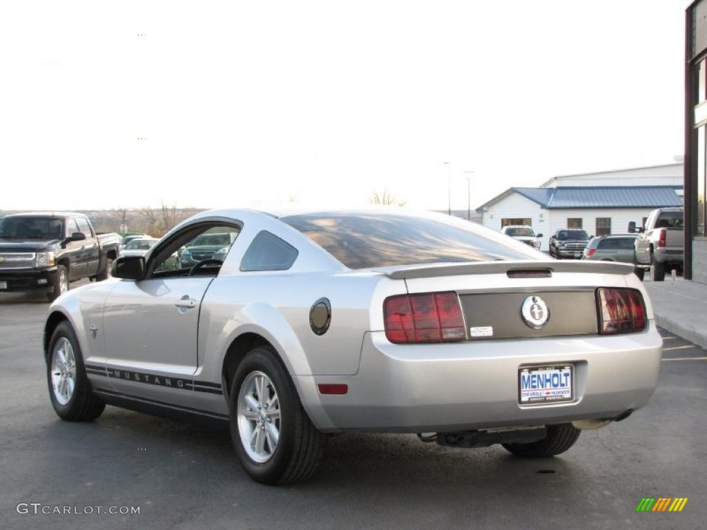 2009 Mustang V6 Premium Coupe - Brilliant Silver Metallic / Light Graphite photo #3