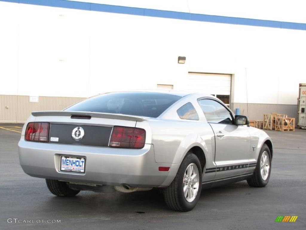 2009 Mustang V6 Premium Coupe - Brilliant Silver Metallic / Light Graphite photo #12