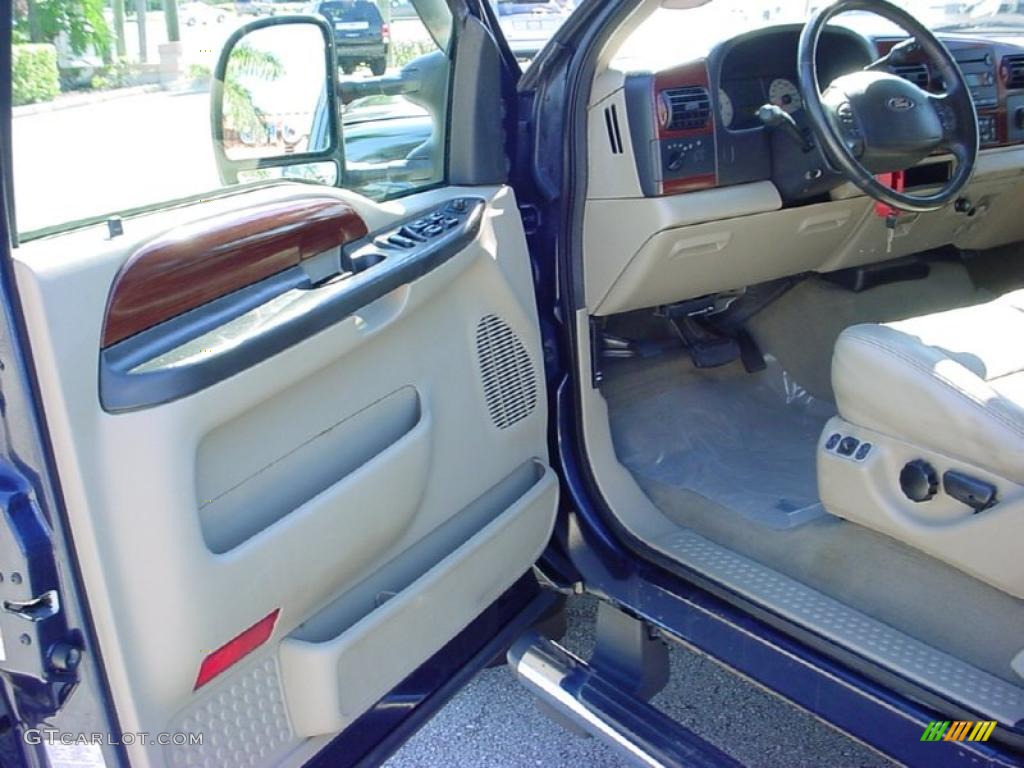 Tan Interior 2005 Ford F250 Super Duty Lariat Crew Cab Photo #39669679
