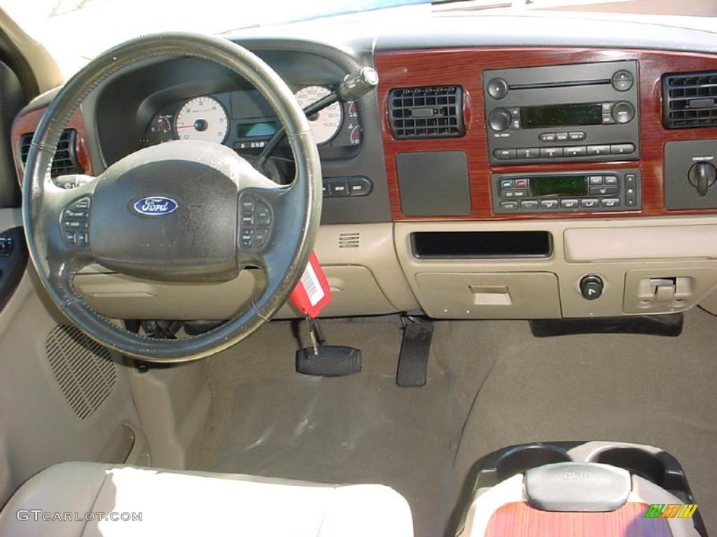 2005 Ford F250 Super Duty Lariat Crew Cab Tan Dashboard Photo #39669823