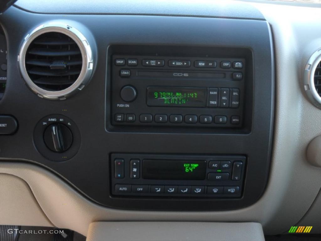 2003 Ford Expedition Eddie Bauer 4x4 Controls Photo #39670047