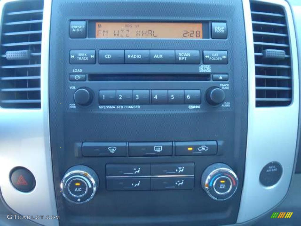 2011 Nissan Frontier SV Crew Cab Controls Photos