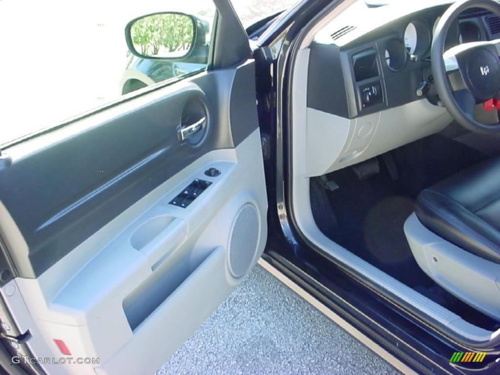 Dark Slate Gray/Light Graystone Interior 2006 Dodge Magnum Standard Magnum Model Photo #39670725