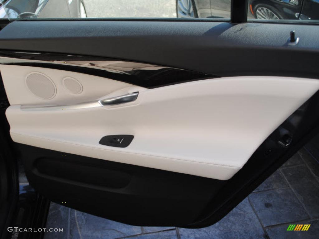 2010 BMW 5 Series 535i Gran Turismo Ivory White/Black Nappa Leather Door Panel Photo #39671303