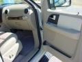 Medium Parchment Interior Photo for 2005 Ford Expedition #39671923