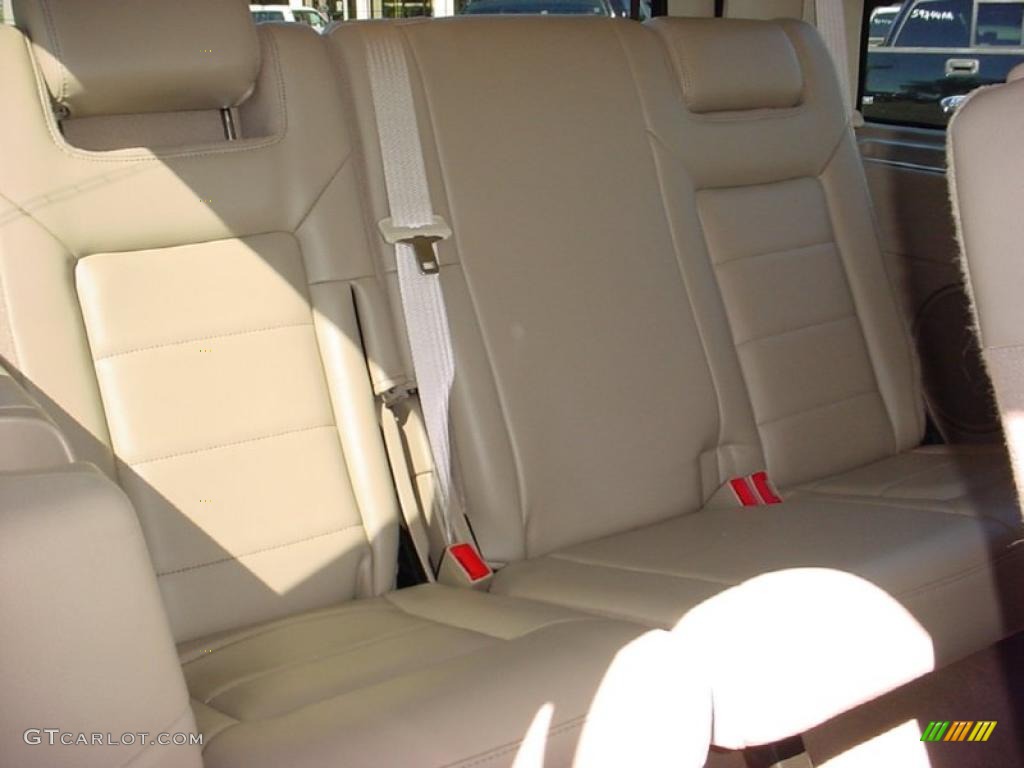 Medium Parchment Interior 2005 Ford Expedition Limited Photo #39671991