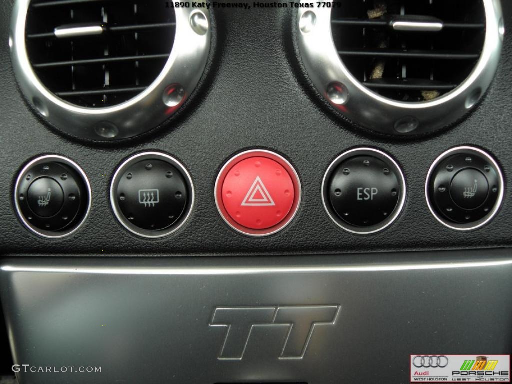 2002 Audi TT 1.8T quattro Roadster Controls Photo #39672547