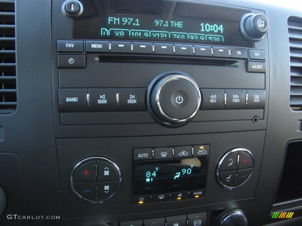 2011 Chevrolet Silverado 2500HD LT Extended Cab 4x4 Controls Photo #39675258