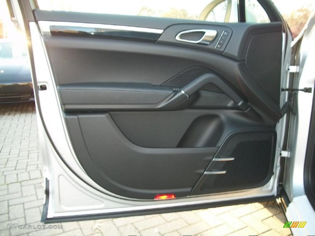 2011 Porsche Cayenne Standard Cayenne Model Black Door Panel Photo #39675615
