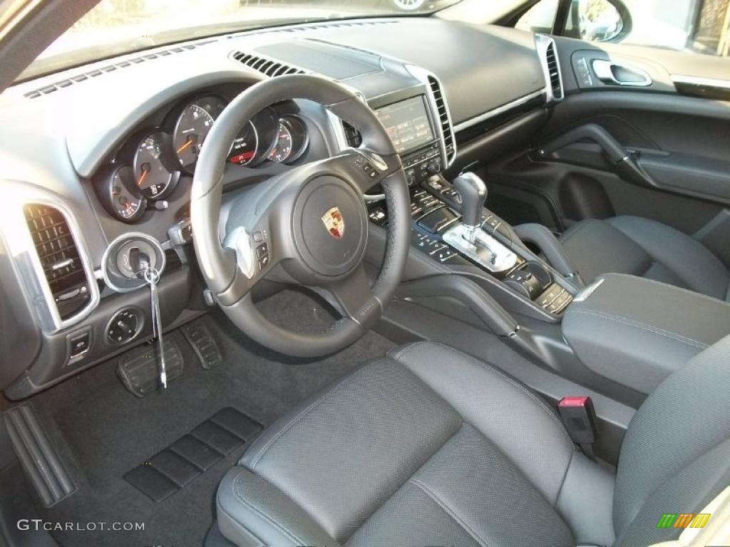Black Interior 2011 Porsche Cayenne Standard Cayenne Model Photo #39675647