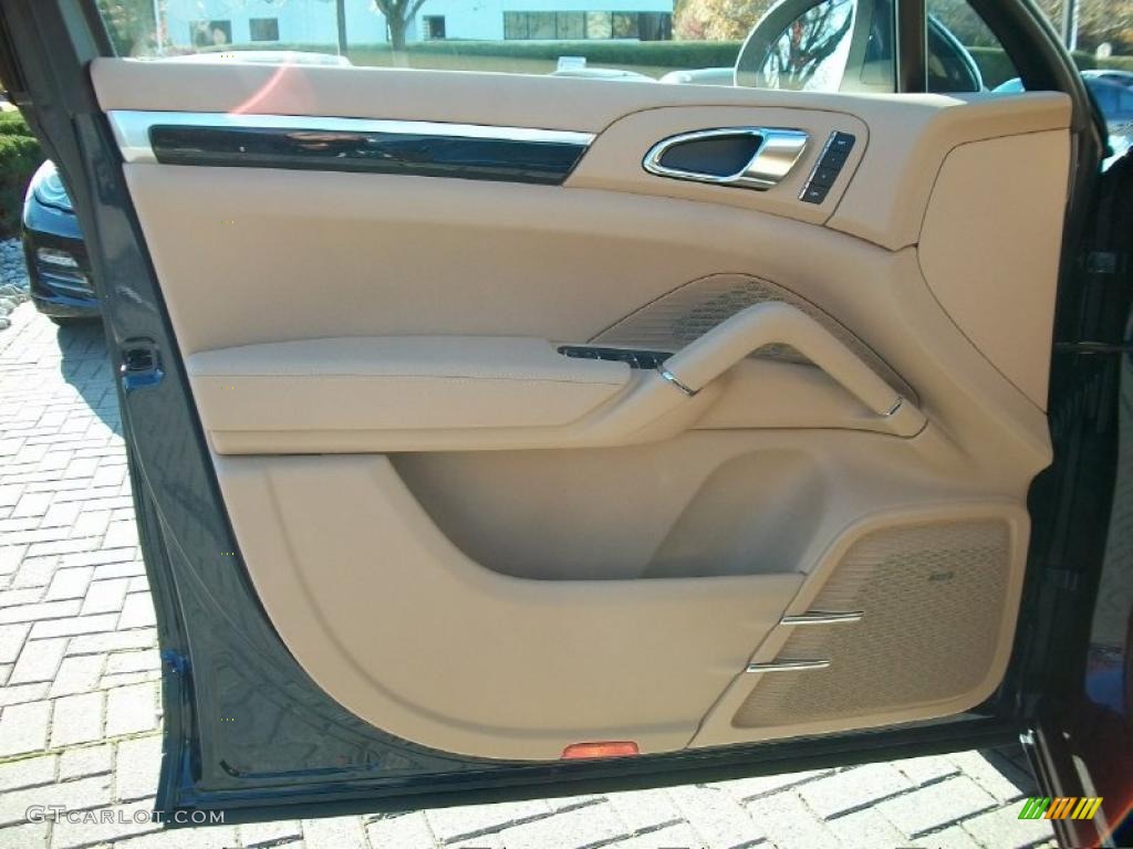2011 Porsche Cayenne Standard Cayenne Model Luxor Beige Door Panel Photo #39677895