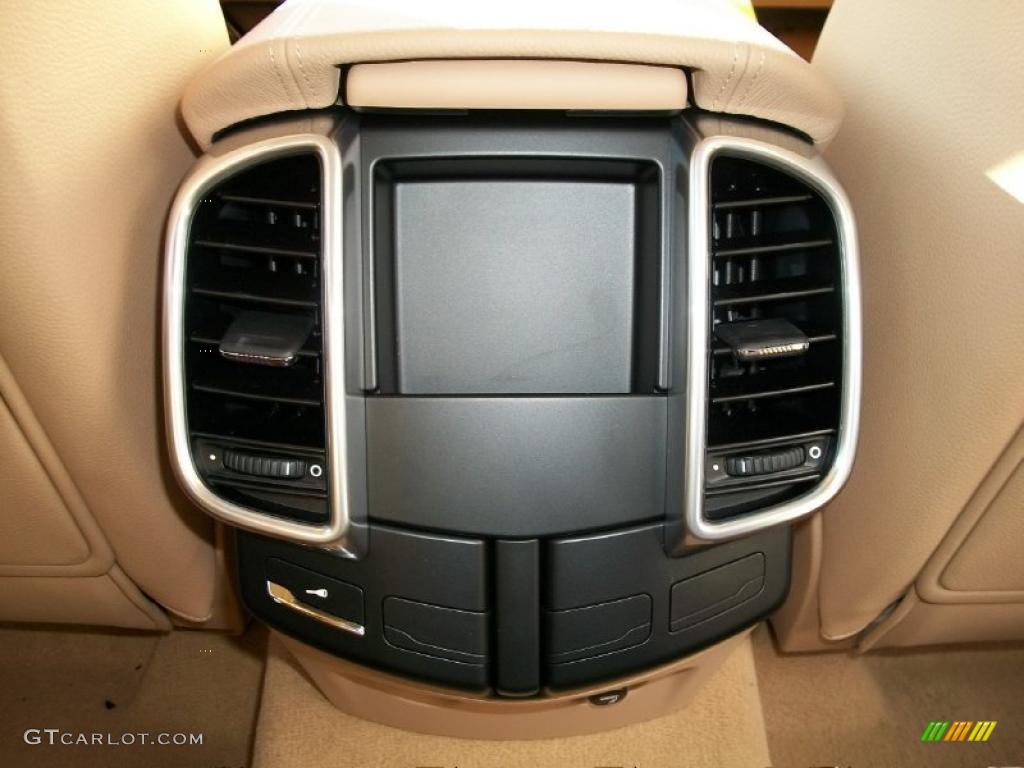 2011 Porsche Cayenne Standard Cayenne Model Controls Photo #39678183