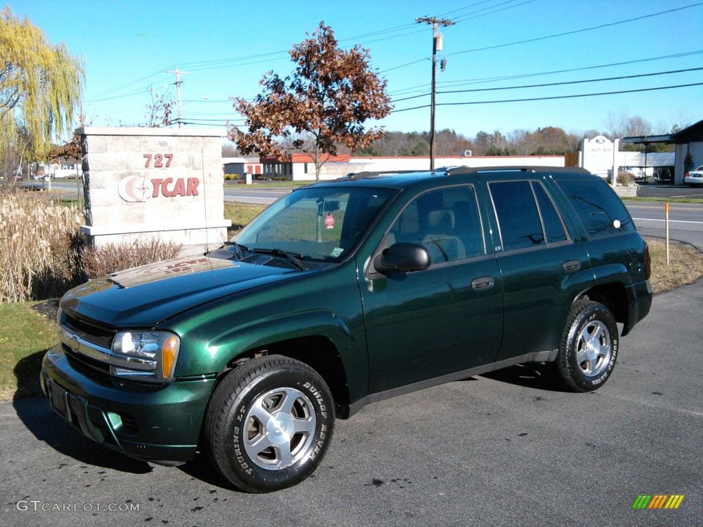 2004 TrailBlazer LS 4x4 - Dark Green Metallic / Medium Pewter photo #1