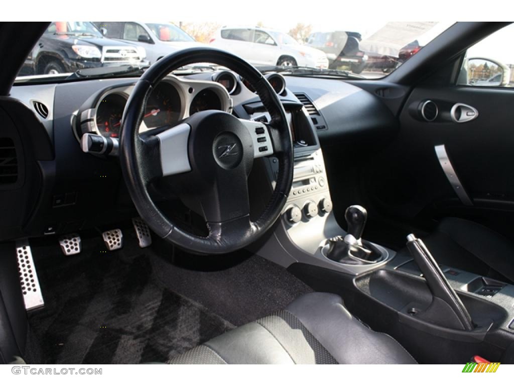 Charcoal Interior 2003 Nissan 350Z Touring Coupe Photo #39680687