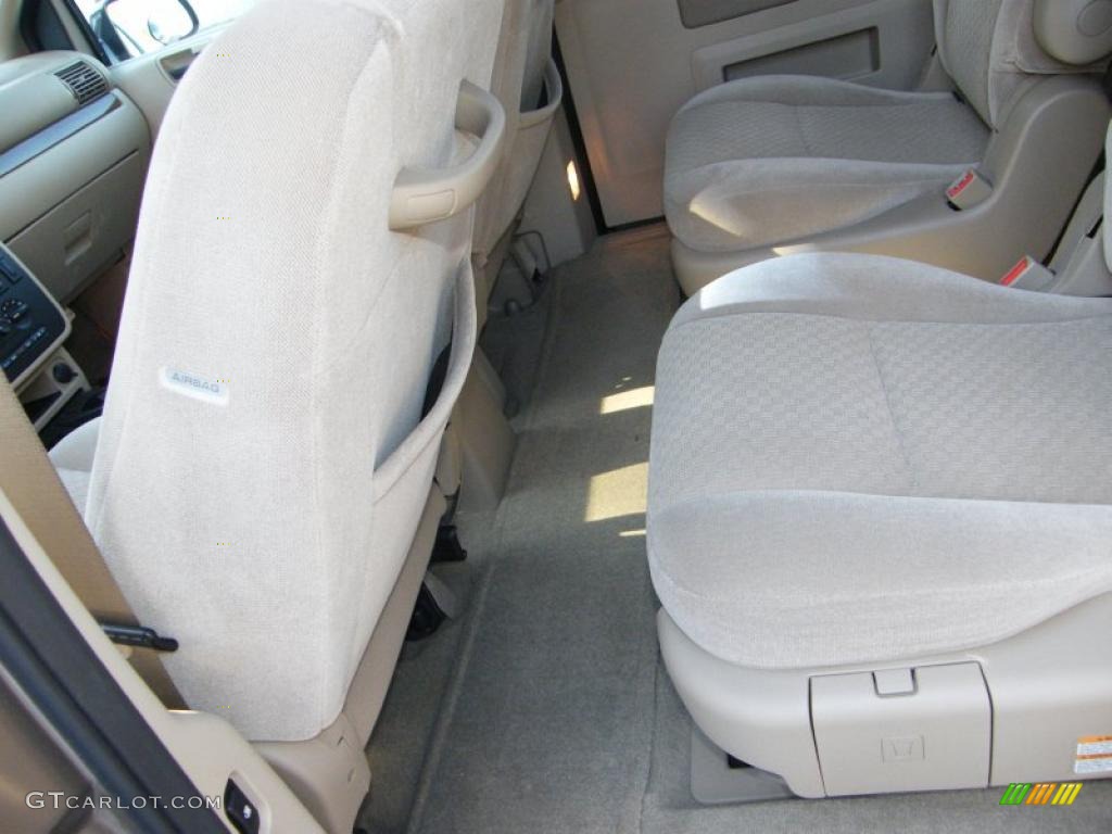 Pebble Beige Interior 2004 Ford Freestar SEL Photo #39683431