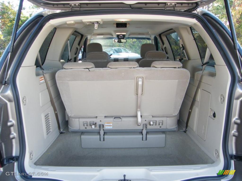 2004 Ford Freestar SEL Trunk Photo #39683471