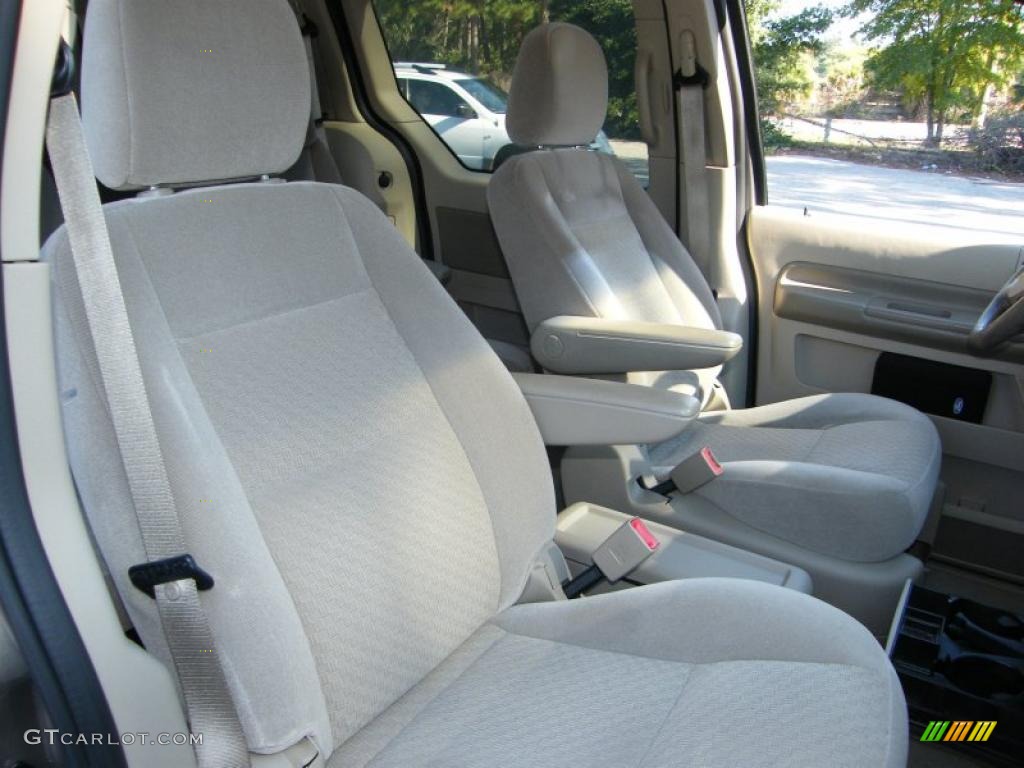 Pebble Beige Interior 2004 Ford Freestar SEL Photo #39683531