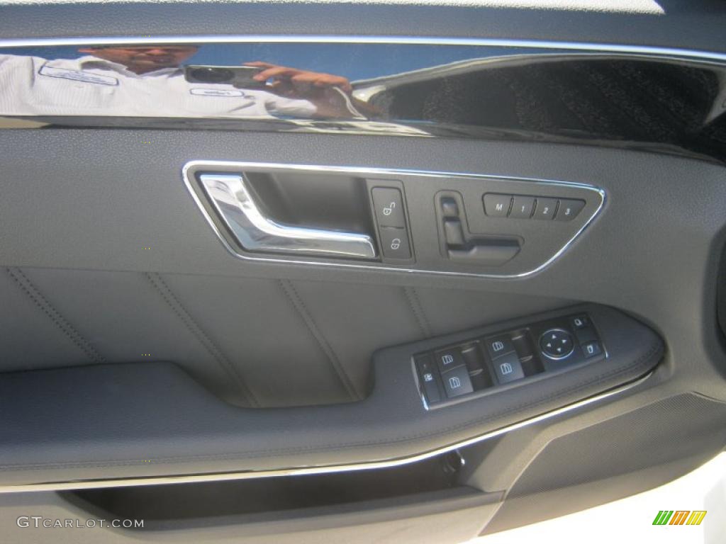 2010 E 550 Sedan - Arctic White / Black photo #3