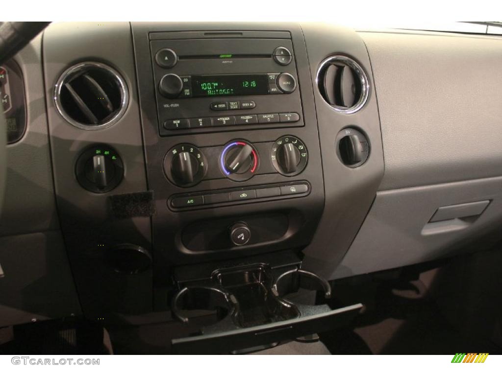 2007 Ford F150 XLT SuperCab 4x4 Controls Photo #39685487