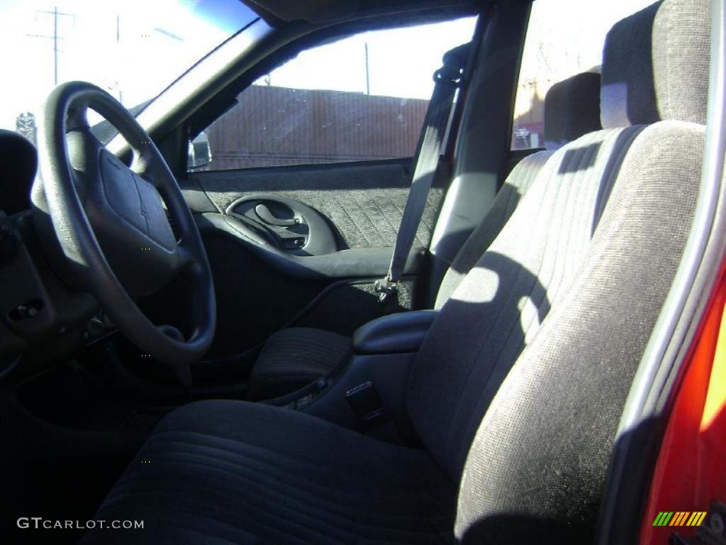 1994 Grand Am GT Sedan - Bright Red / Dark Gray photo #6