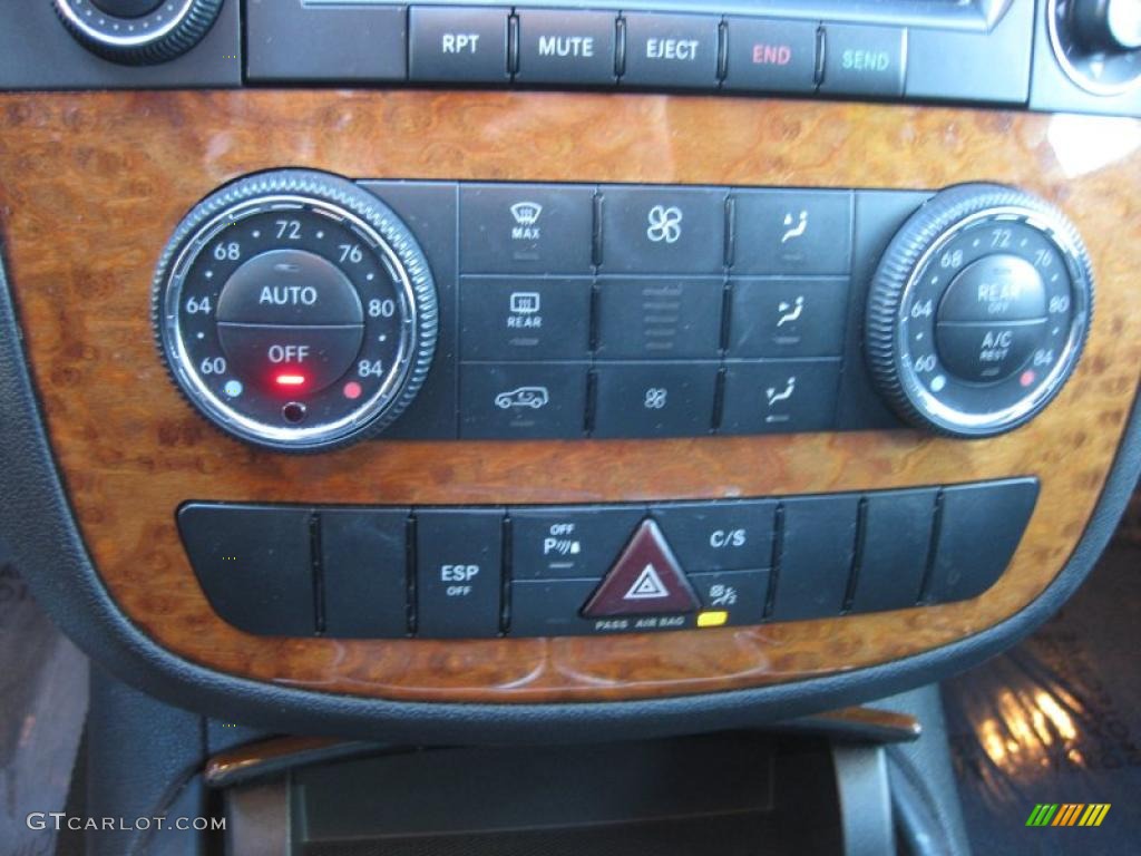 2008 Mercedes-Benz R 350 Controls Photo #39686031