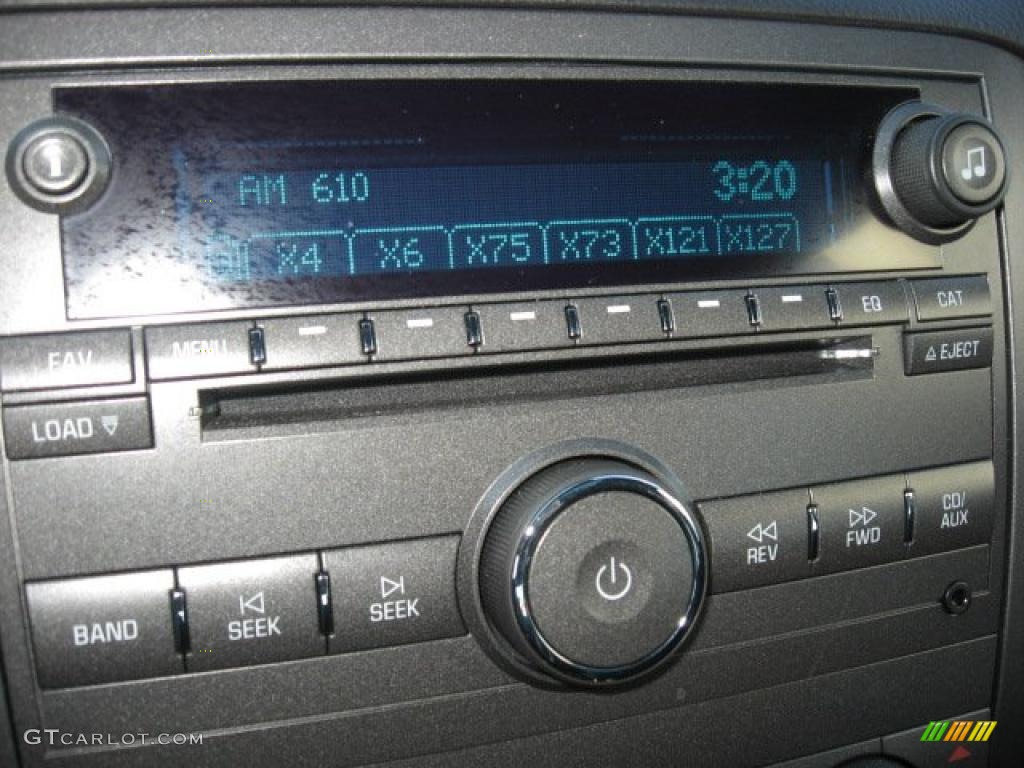 2010 Buick Lucerne CXL Special Edition Controls Photo #39688307