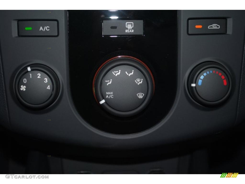 2011 Kia Forte LX Controls Photo #39688319
