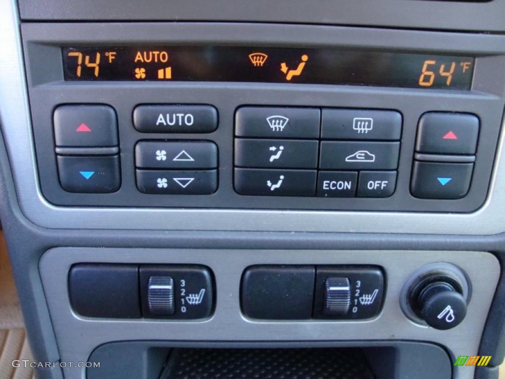 2003 Saab 9-5 Aero Sedan Controls Photo #39690519
