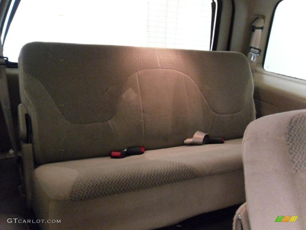 Medium Parchment Interior 2002 Ford Expedition XLT 4x4 Photo #39693743