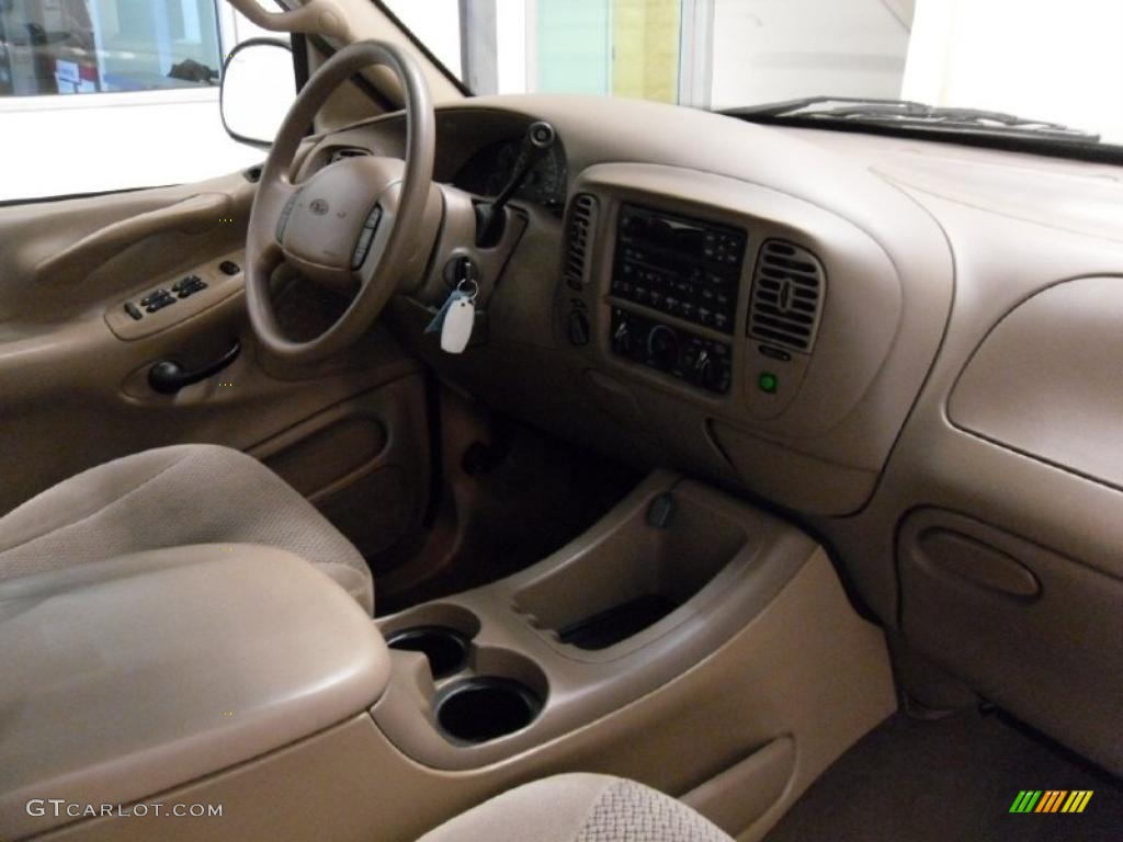 2002 Ford Expedition XLT 4x4 Medium Parchment Dashboard Photo #39693799