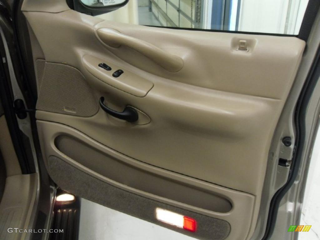 2002 Ford Expedition XLT 4x4 Door Panel Photos