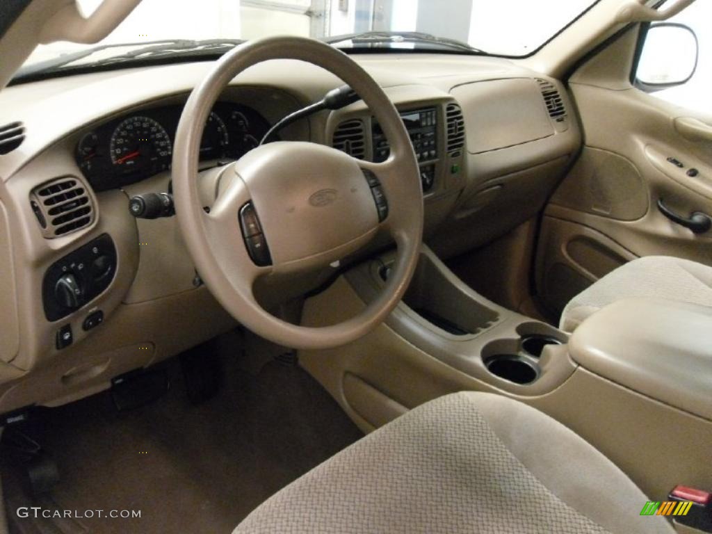 Medium Parchment Interior 2002 Ford Expedition XLT 4x4 Photo #39693883